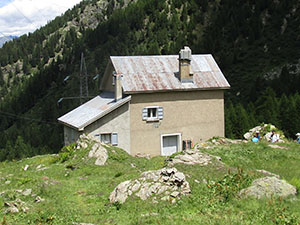 Il retro del Rifugio Alpe Caronella