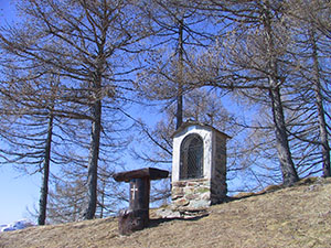 Santella e altare all'Alpe Solino