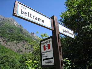 Il sentiero inizia dove Via Beltrame diventa Via Pianlivere