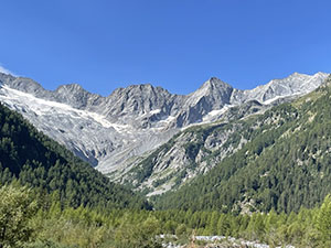 PRIMO ITINERARIO LUNGO LA VAL SISSONE - Le cime in fondo alla valle