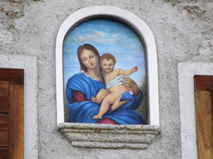 Affresco raffigurante una Madonna con Bambino