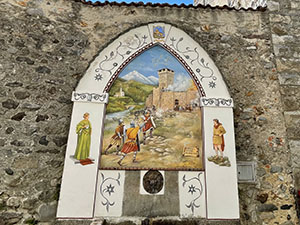 Fontana con affresco raffigurante la Battaglia di Introbio del 1300