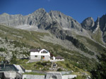 M158 (258785 byte) - Il rifugio Lissone (m. 2020) e il Corno di Grevo (m. 2827)