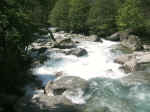 M24 (140946 byte) - Panorama della Val di Mello: il torrente