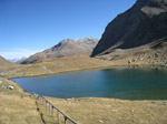 M283 (224168 byte) - Il laghetto davanti al Rifugio Viola (m. 2314)