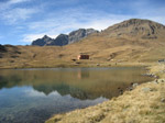 M284 (238304 byte) - Il laghetto e il Rifugio Viola (m. 2314)