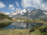 M305 (217908 byte) - Il M. Disgrazia si specchia nel Lago Zana (m. 2280)