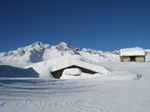 M322 (258667 byte) - Huts covered with snow at Andossi (1750mt)
