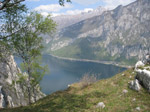 M348 (333616 byte) - Panorama a picco sul Lago di Lecco dal Sasso Preguda (m. 647)