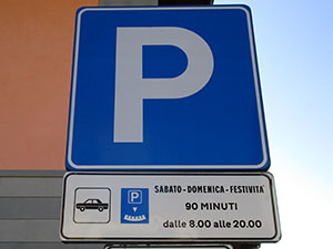 Parcheggio in Piazzale Chiesa