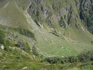 Il fondovalle, salendo al bivacco