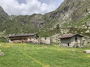 Arriviamo al Rifugio Alpe Baranca