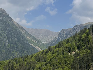 Il triangolino bianco al centro  la Diga di Valmora