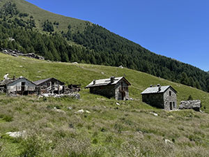 Le prime baite dellˈAlpe Colina