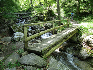 Ponticello sul Torrente Rezzo