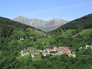 Vista su Buggiolo e sul Pizzo di Gino