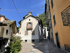 Tra le case di Boccioleto