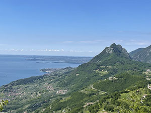 Veduta sul Garda e sul Monte Castello di Gaino