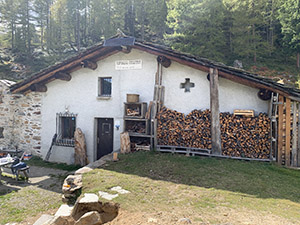 Altro lato del Rifugio Anzana