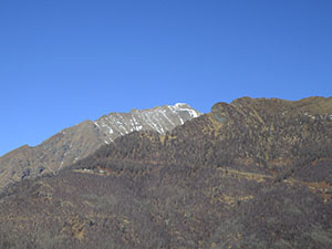 Il Legnone seminascorso dal Sasso Alto