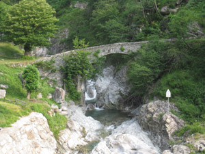 Antico ponte a Dangri