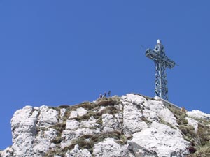 La grande croce in vetta