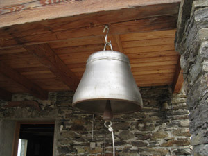 La campana del bivacco
