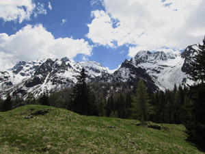 Panorama di fronte al rifugio