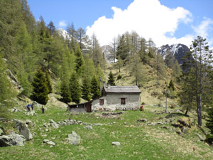 Arriviamo al Rifugio Baitone del CAI Sesto