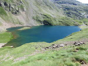 Il Lago Naturale del Barbellino Superiore visto dal sentiero per il Passo Caronella
