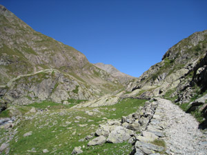 La mulattiera tra i rifugi Cur e Barbellino