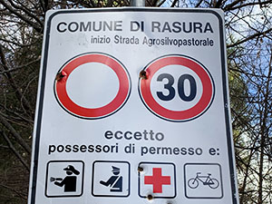 Sopra Rasura, inizio strada agro silvo pastorale ...