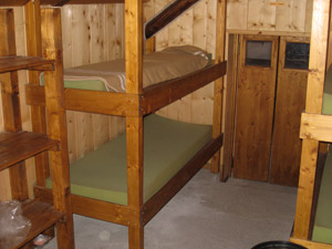Il dormitorio del bivacco