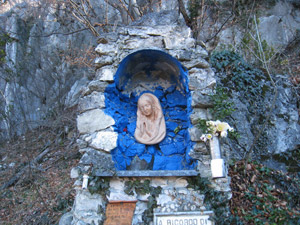 Madonnina dove si incontrano i due sentieri