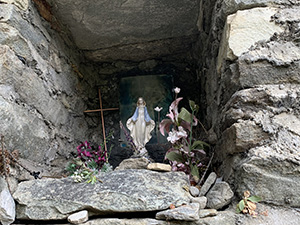 Santella nel bosco