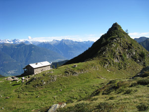 Il Rifugio Bernasca e il Pizzaccio