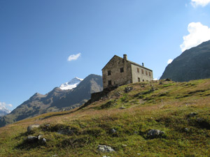 Il vecchio Rifugio Gavia in disuso