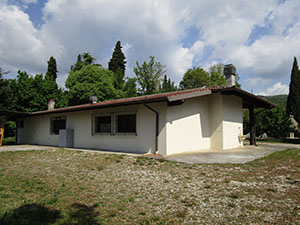 Veduta del retro del Rifugio Biciocca