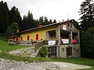 Passiamo dal Rifugio Blach 1