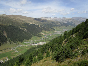 Panorama dal sentiero sul fondovalle