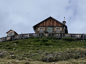 Il rifugio scendendo con il 25