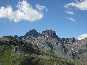 I Corni Bruciati visti dalla cima del Sasso Bianco