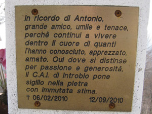 Targa in ricordo ex-gestore Antonio Mariani