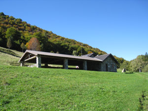 Il rifugio e la tettoia
