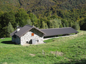 La parte retrostante del rifugio