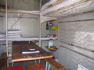 Interno del bivacco