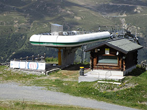La stazione di arrivo della seggiovia che sale da Teola