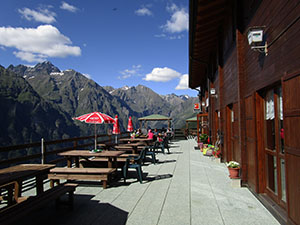 La terrazza del Rifugio Campel