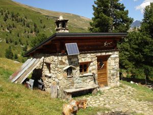 Passiamo dal Bivacco Baitel dal Canton