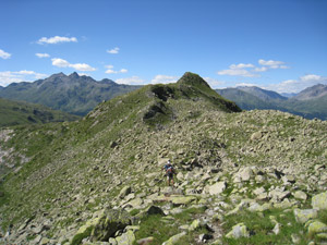 Il Dosso Penaglia dove confluiscono i sentieri dalla Val Lia e dalla Val Cardonè
